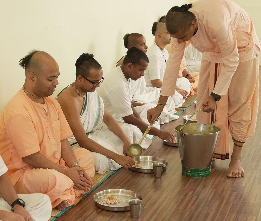 Sadhu bhojan seva